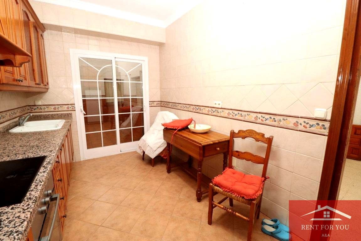 5 bedroom Flat for sale in Alhaurin el Grande - € 295,000 (Ref: 9536560)