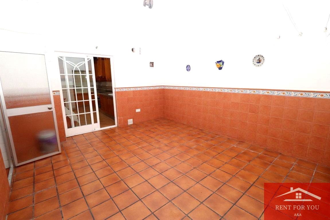 5 bedroom Flat for sale in Alhaurin el Grande - € 295,000 (Ref: 9536560)