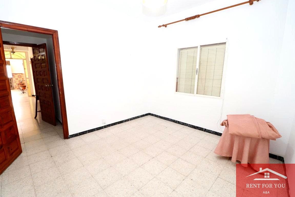 5 bedroom Flat for sale in Alhaurin el Grande - € 295,000 (Ref: 9536560)