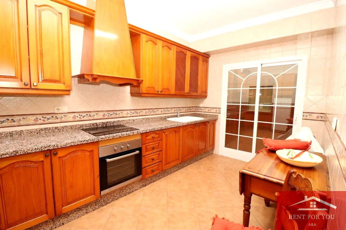 5 bedroom Flat for sale in Alhaurin el Grande - € 295,000 (Ref: 9536560)