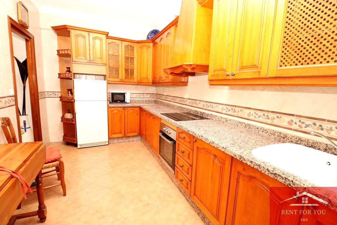 5 bedroom Flat for sale in Alhaurin el Grande - € 295,000 (Ref: 9536560)