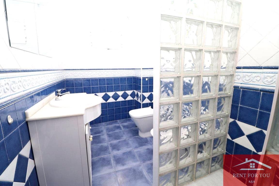 5 bedroom Flat for sale in Alhaurin el Grande - € 295,000 (Ref: 9536560)