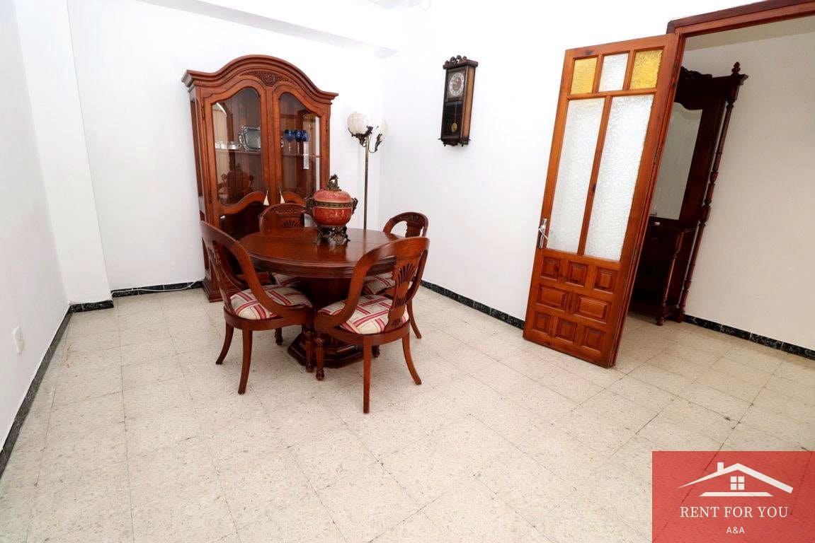 5 bedroom Flat for sale in Alhaurin el Grande - € 295,000 (Ref: 9536560)