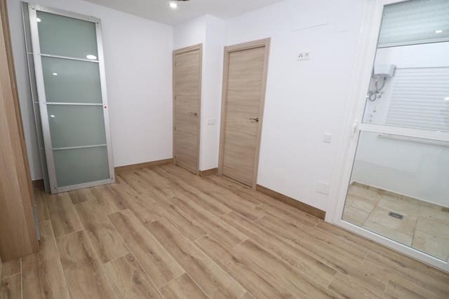 2 bedroom Flat for rent in Alhaurín de la Torre with garage - € 700 (Ref: 9624233)