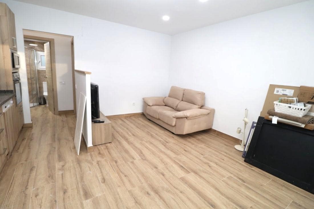 2 bedroom Flat for rent in Alhaurin de la Torre with garage - € 700 (Ref: 9624233)