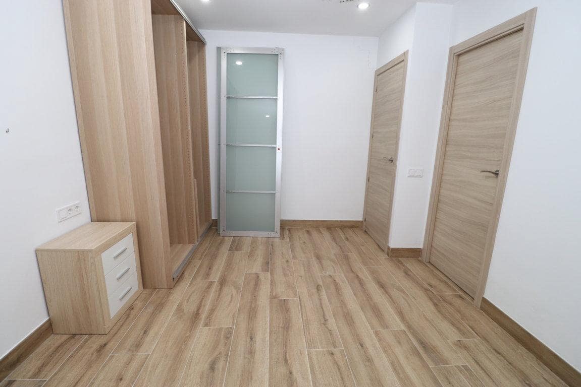 2 bedroom Flat for rent in Alhaurin de la Torre with garage - € 700 (Ref: 9624233)