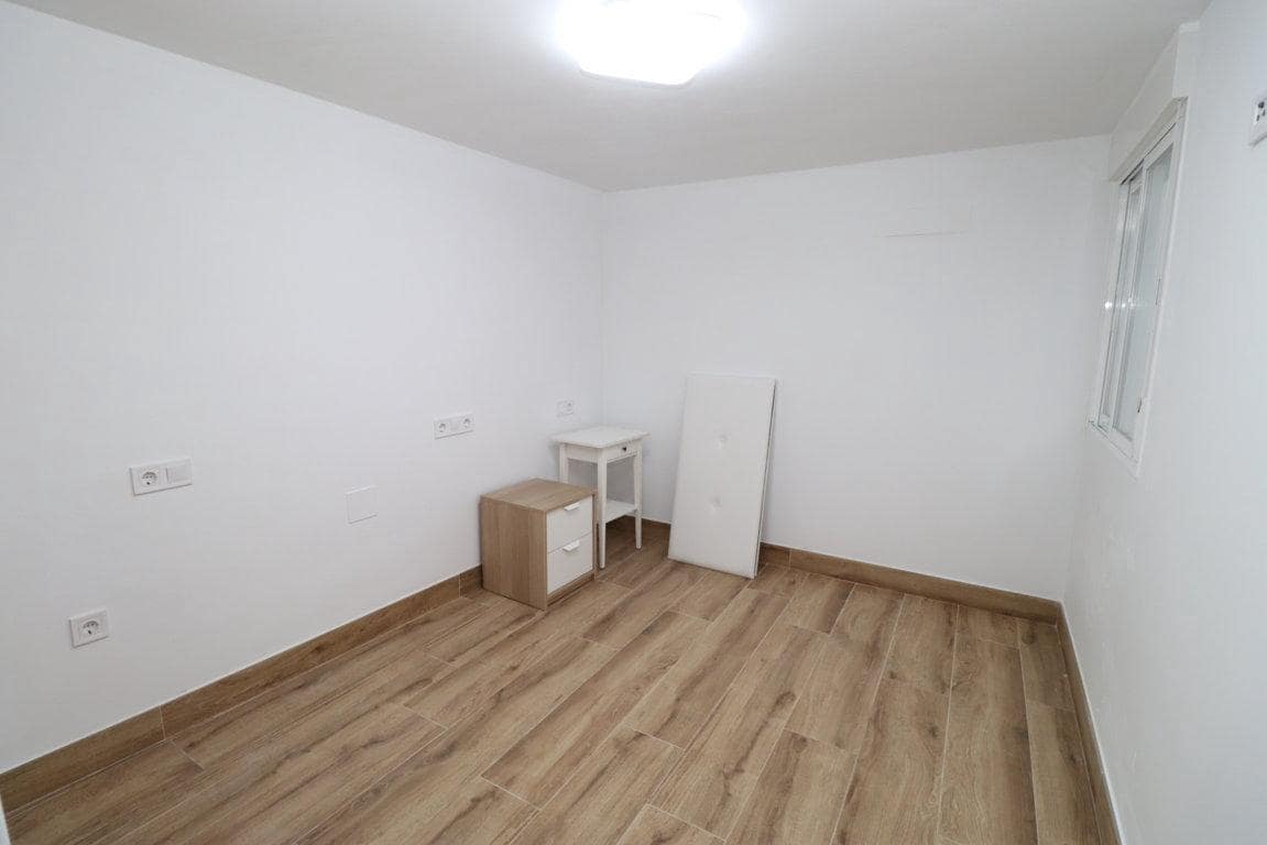 2 bedroom Flat for rent in Alhaurin de la Torre with garage - € 700 (Ref: 9624233)