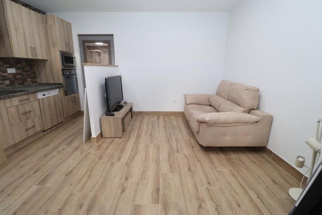 2 bedroom Flat for rent in Alhaurín de la Torre with garage - € 700 (Ref: 9624233)