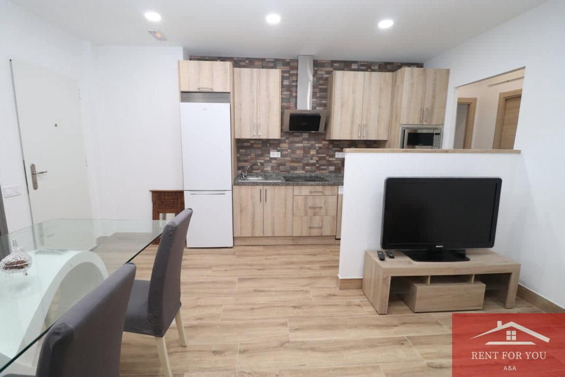 2 bedroom Flat for rent in Alhaurin de la Torre with garage - € 725 (Ref: 9624233)