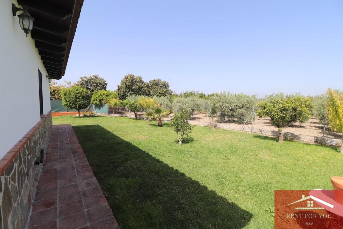 3 quarto Moradia para arrendar em Alhaurin el Grande com piscina garagem - 1 700 € (Ref: 9652399)