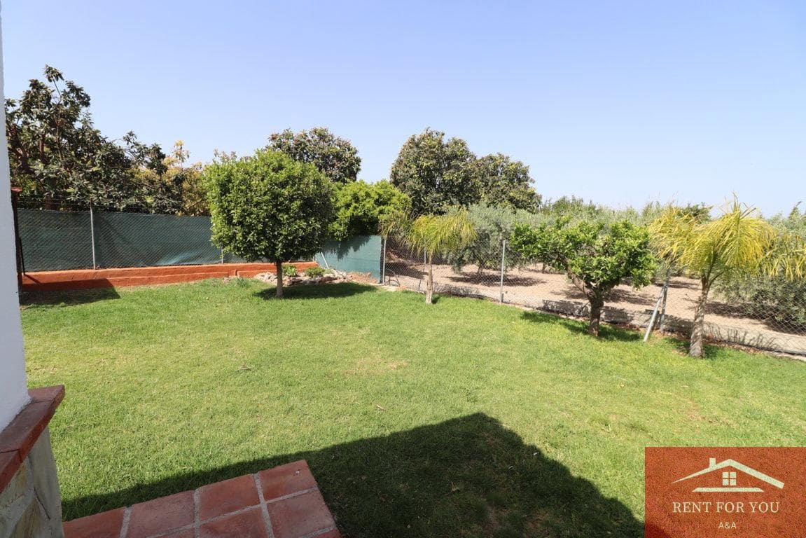 3 quarto Moradia para arrendar em Alhaurin el Grande com piscina garagem - 1 700 € (Ref: 9652399)