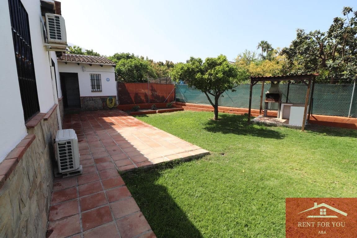 3 quarto Moradia para arrendar em Alhaurin el Grande com piscina garagem - 1 700 € (Ref: 9652399)