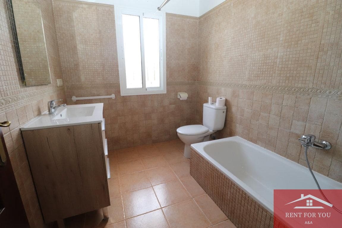 3 quarto Moradia para arrendar em Alhaurin el Grande com piscina garagem - 1 700 € (Ref: 9652399)