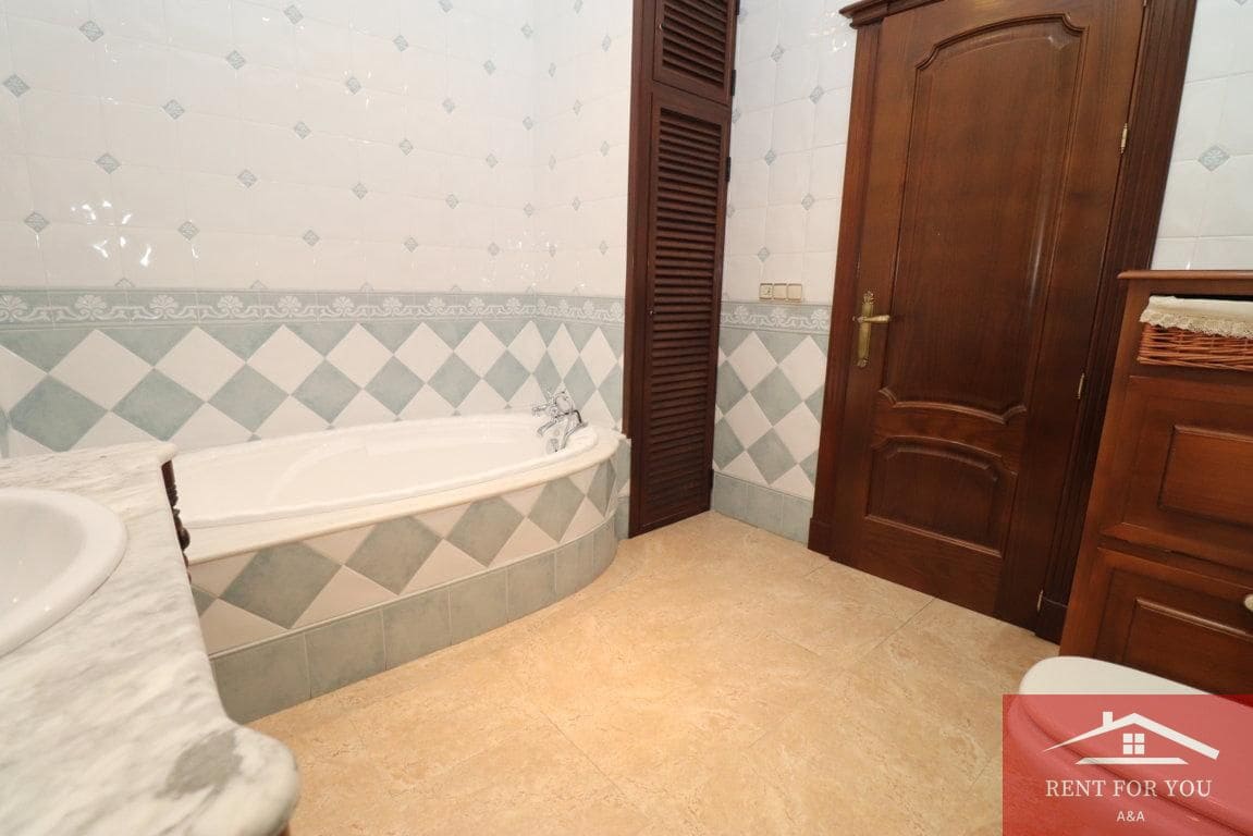 3 sypialnia Willa do wynajęcia w Alhaurin el Grande - 1 100 € (Ref: 9683332)