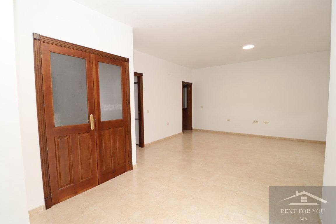 3 bedroom Flat for rent in Alhaurin el Grande with garage - € 850 (Ref: 9720470)