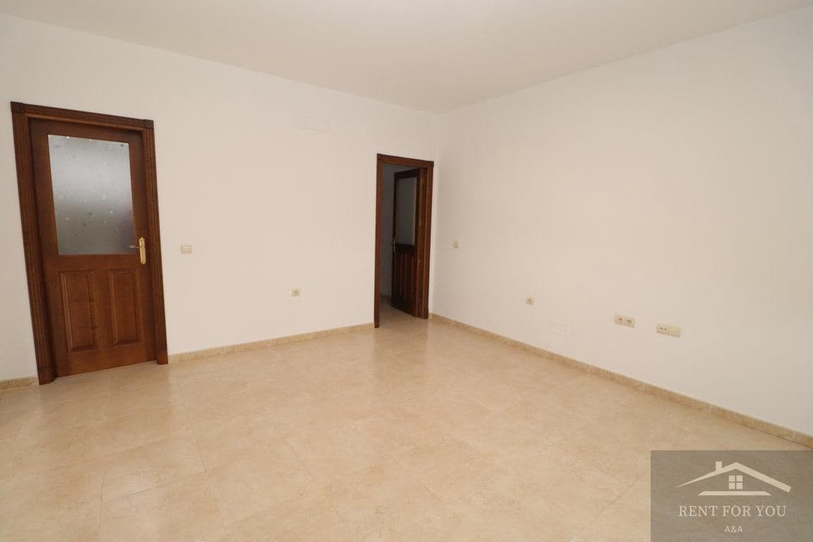 3 bedroom Flat for rent in Alhaurin el Grande with garage - € 850 (Ref: 9720470)