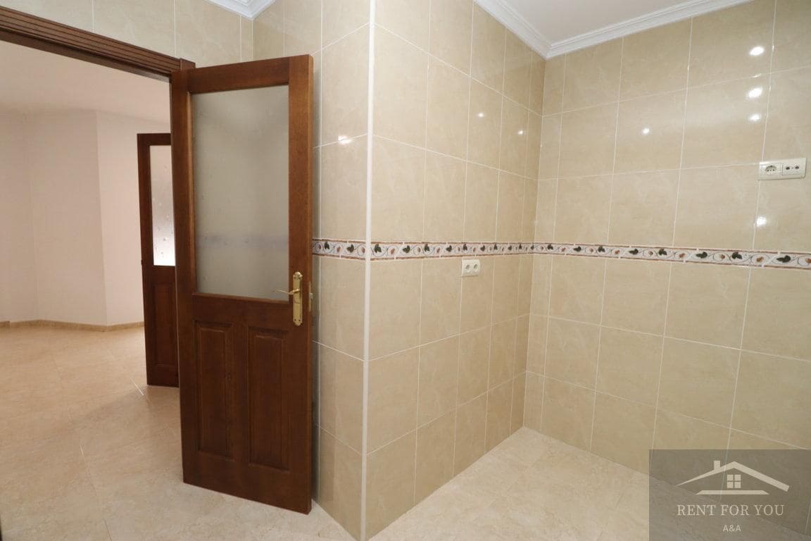 3 bedroom Flat for rent in Alhaurin el Grande with garage - € 850 (Ref: 9720470)