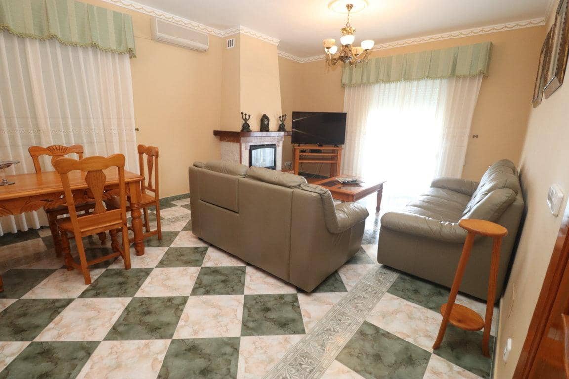 4 bedroom Villa for rent in Guaro with pool - € 3,000 (Ref: 9731478)