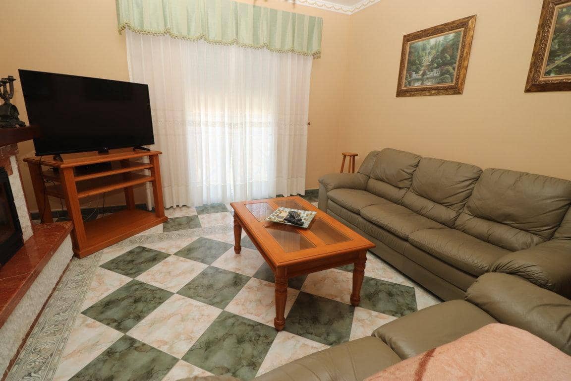 4 bedroom Villa for rent in Guaro with pool - € 3,000 (Ref: 9731478)