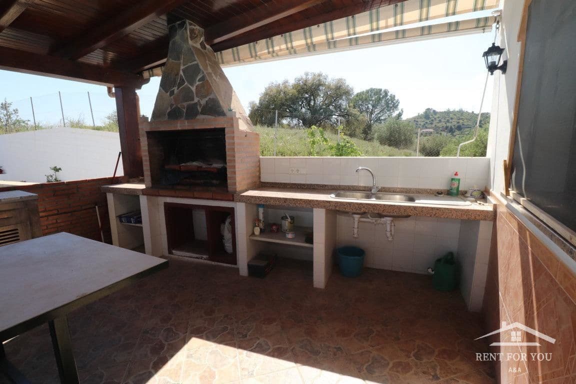 4 bedroom Villa for rent in Guaro with pool - € 3,000 (Ref: 9731478)