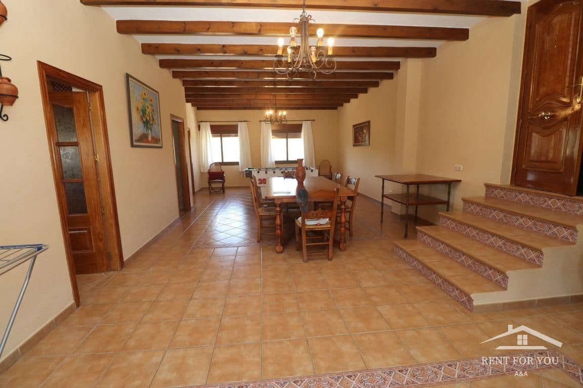 4 bedroom Villa for rent in Guaro with pool - € 3,000 (Ref: 9731478)