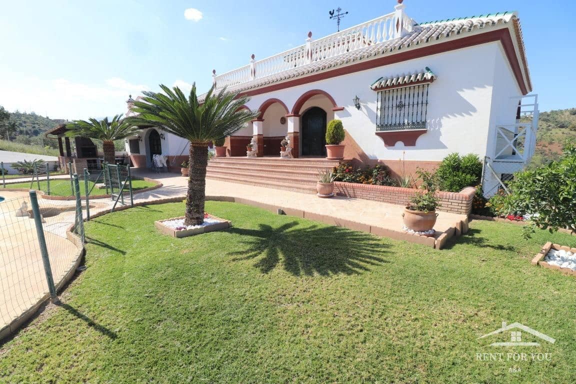 4 bedroom Villa for rent in Guaro with pool - € 3,000 (Ref: 9731478)