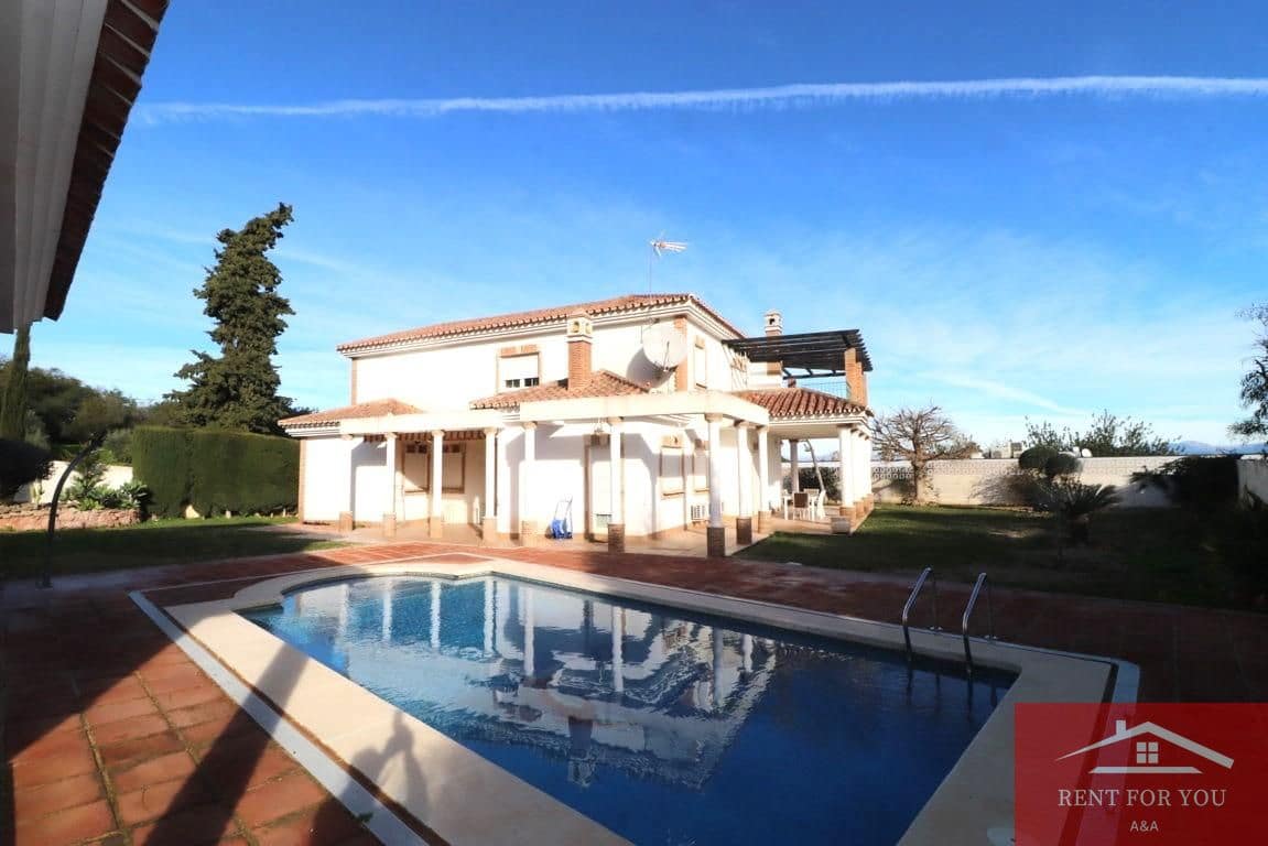 3 makuuhuone Huvila vuokrattavana paikassa Alhaurin el Grande mukana uima-altaan 
autotalli - 2 500 € (Ref: 9751095)