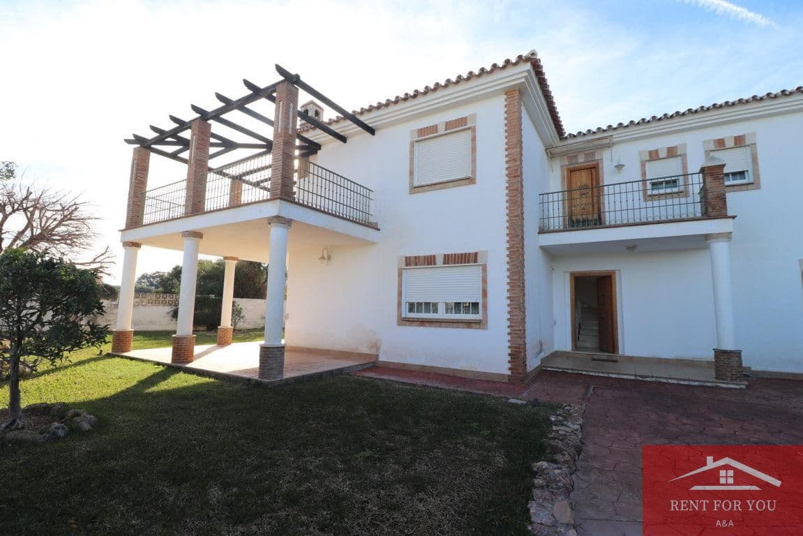 3 makuuhuone Huvila vuokrattavana paikassa Alhaurin el Grande mukana uima-altaan 
autotalli - 2 500 € (Ref: 9751095)