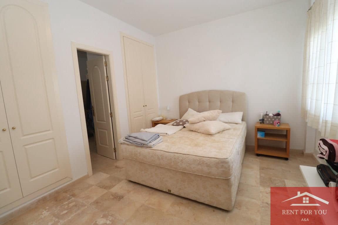 3 makuuhuone Huvila vuokrattavana paikassa Alhaurin el Grande mukana uima-altaan 
autotalli - 2 500 € (Ref: 9751095)