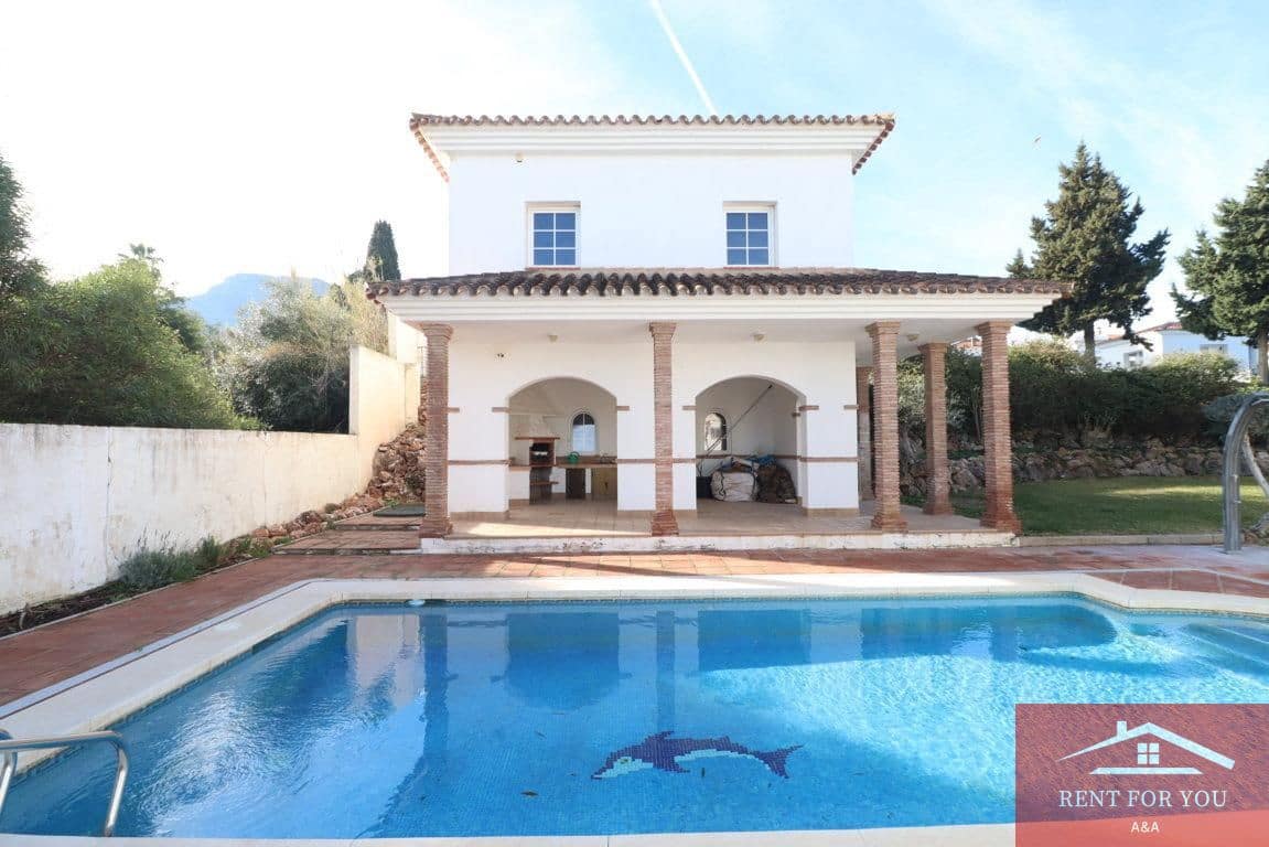 3 makuuhuone Huvila vuokrattavana paikassa Alhaurin el Grande mukana uima-altaan 
autotalli - 2 500 € (Ref: 9751095)