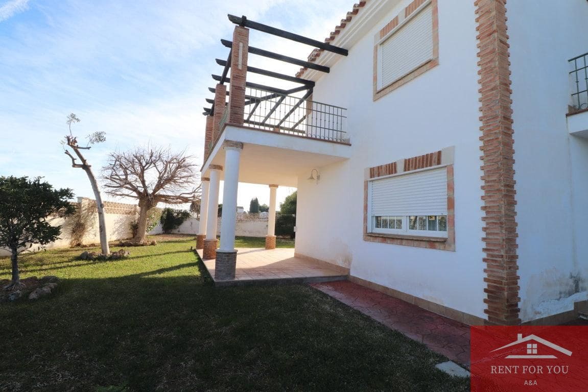 3 makuuhuone Huvila vuokrattavana paikassa Alhaurin el Grande mukana uima-altaan 
autotalli - 2 500 € (Ref: 9751095)