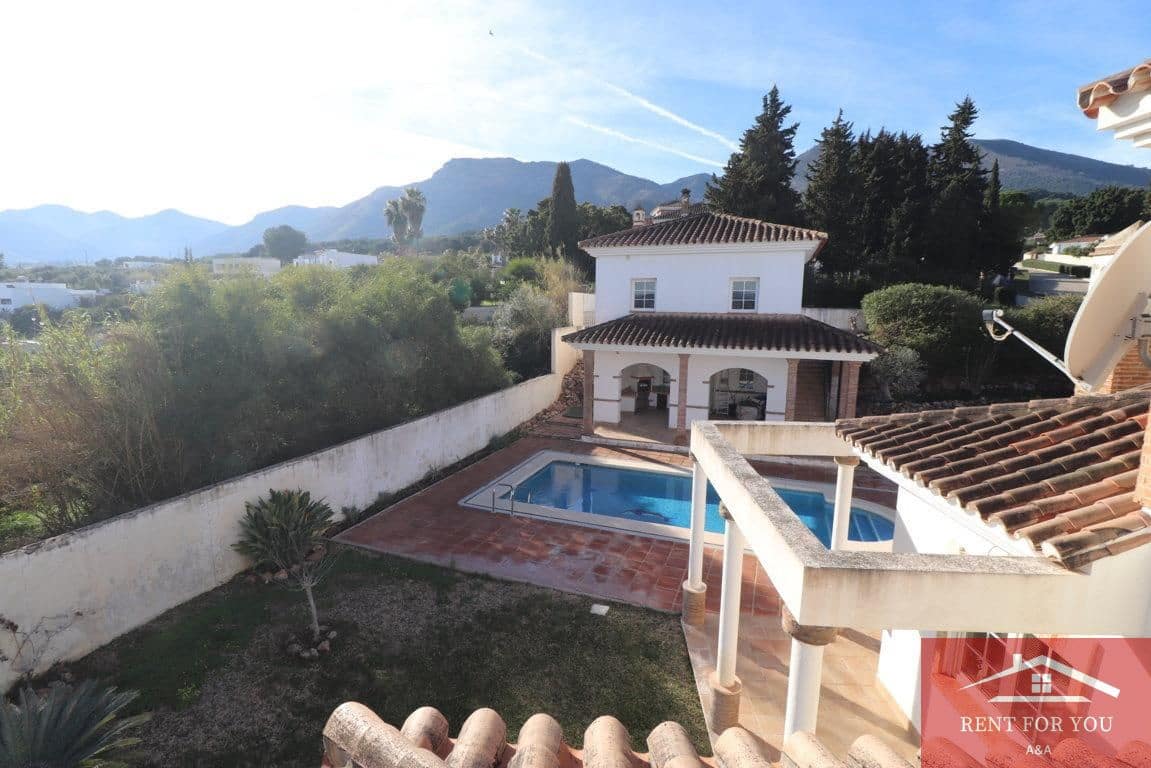 3 makuuhuone Huvila vuokrattavana paikassa Alhaurin el Grande mukana uima-altaan 
autotalli - 2 500 € (Ref: 9751095)