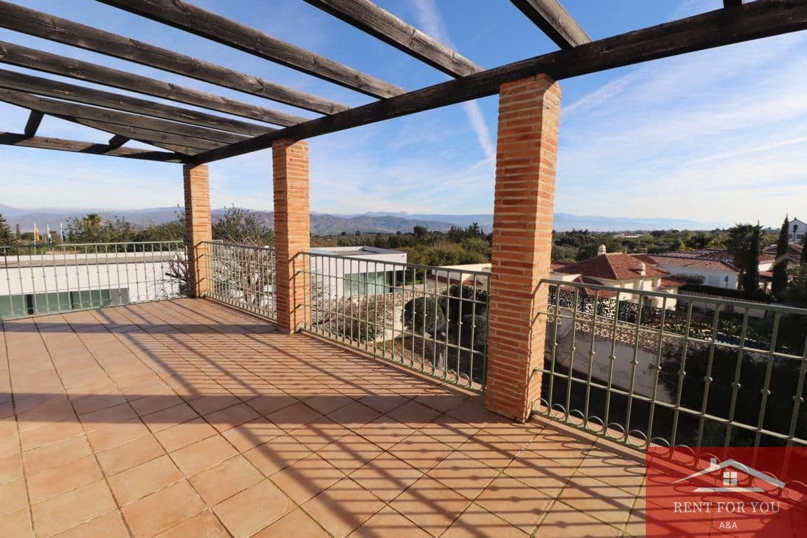 3 makuuhuone Huvila vuokrattavana paikassa Alhaurin el Grande mukana uima-altaan 
autotalli - 2 500 € (Ref: 9751095)