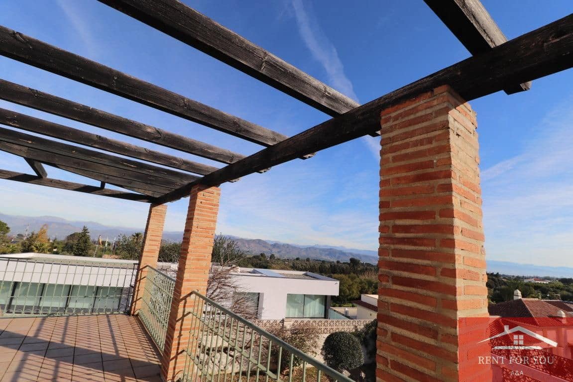 3 makuuhuone Huvila vuokrattavana paikassa Alhaurin el Grande mukana uima-altaan 
autotalli - 2 500 € (Ref: 9751095)