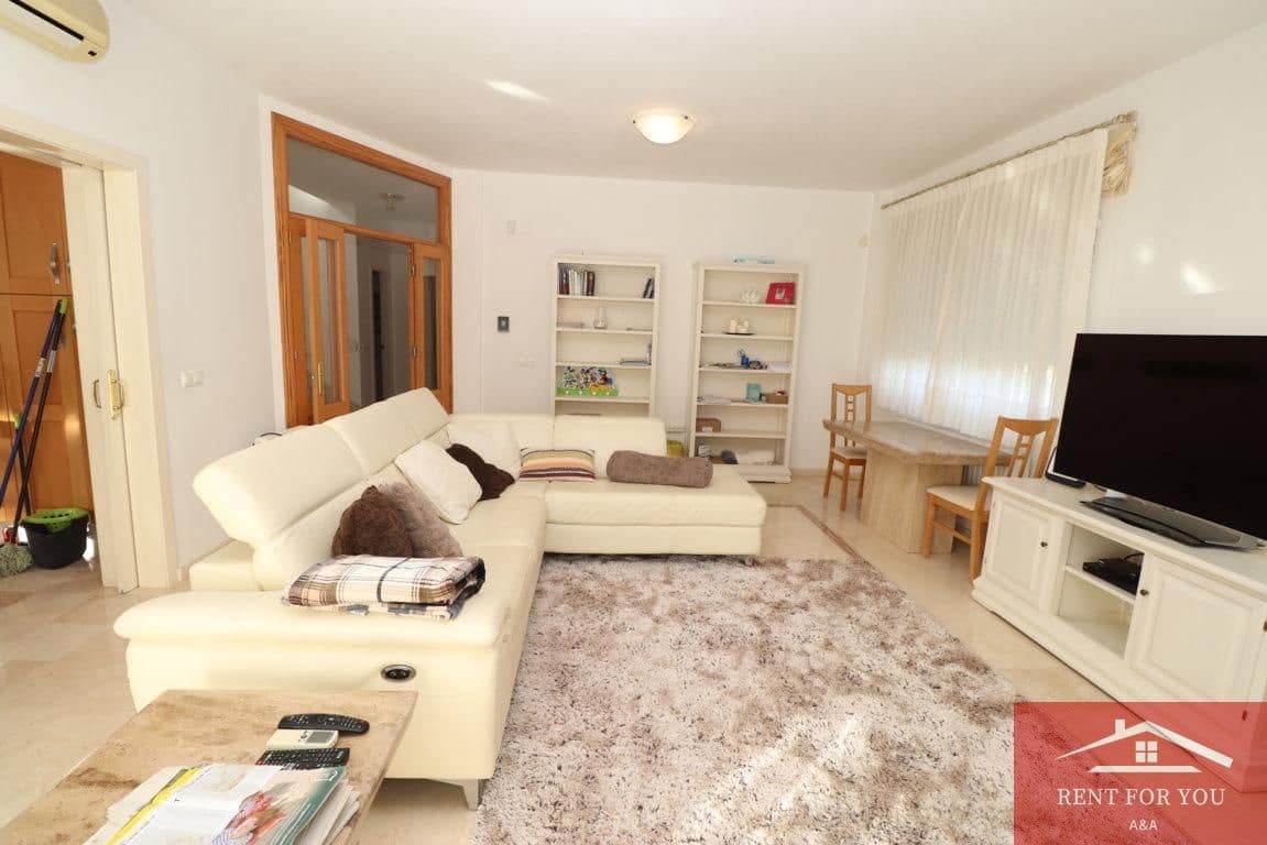 3 makuuhuone Huvila vuokrattavana paikassa Alhaurin el Grande mukana uima-altaan 
autotalli - 2 500 € (Ref: 9751095)