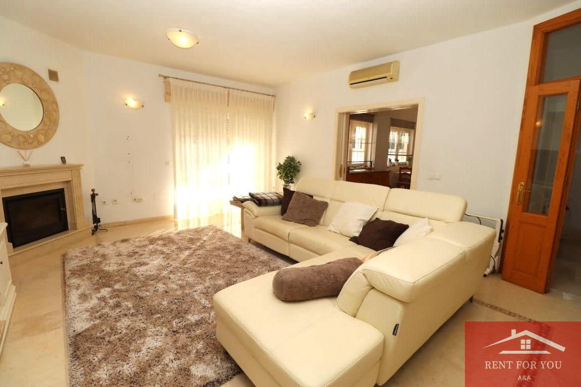 3 makuuhuone Huvila vuokrattavana paikassa Alhaurin el Grande mukana uima-altaan 
autotalli - 2 500 € (Ref: 9751095)