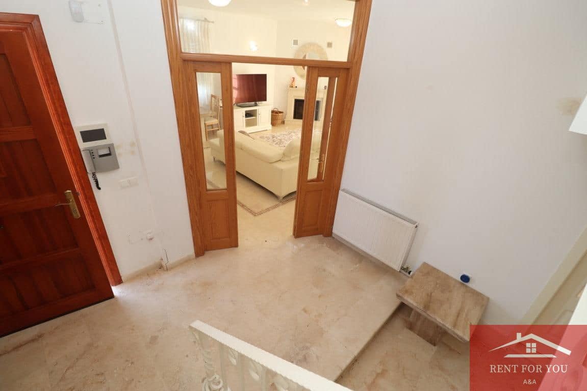 3 makuuhuone Huvila vuokrattavana paikassa Alhaurin el Grande mukana uima-altaan 
autotalli - 2 500 € (Ref: 9751095)