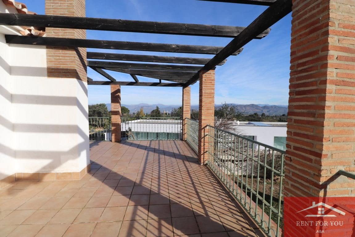 3 makuuhuone Huvila vuokrattavana paikassa Alhaurin el Grande mukana uima-altaan 
autotalli - 2 500 € (Ref: 9751095)