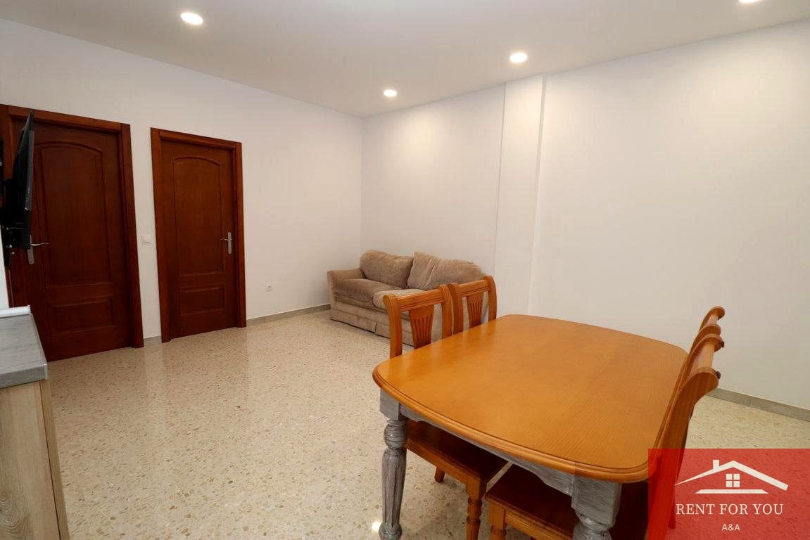 4 sypialnia Mieszkanie do wynajęcia w Guaro z garażem - 1 300 € (Ref: 9762389)