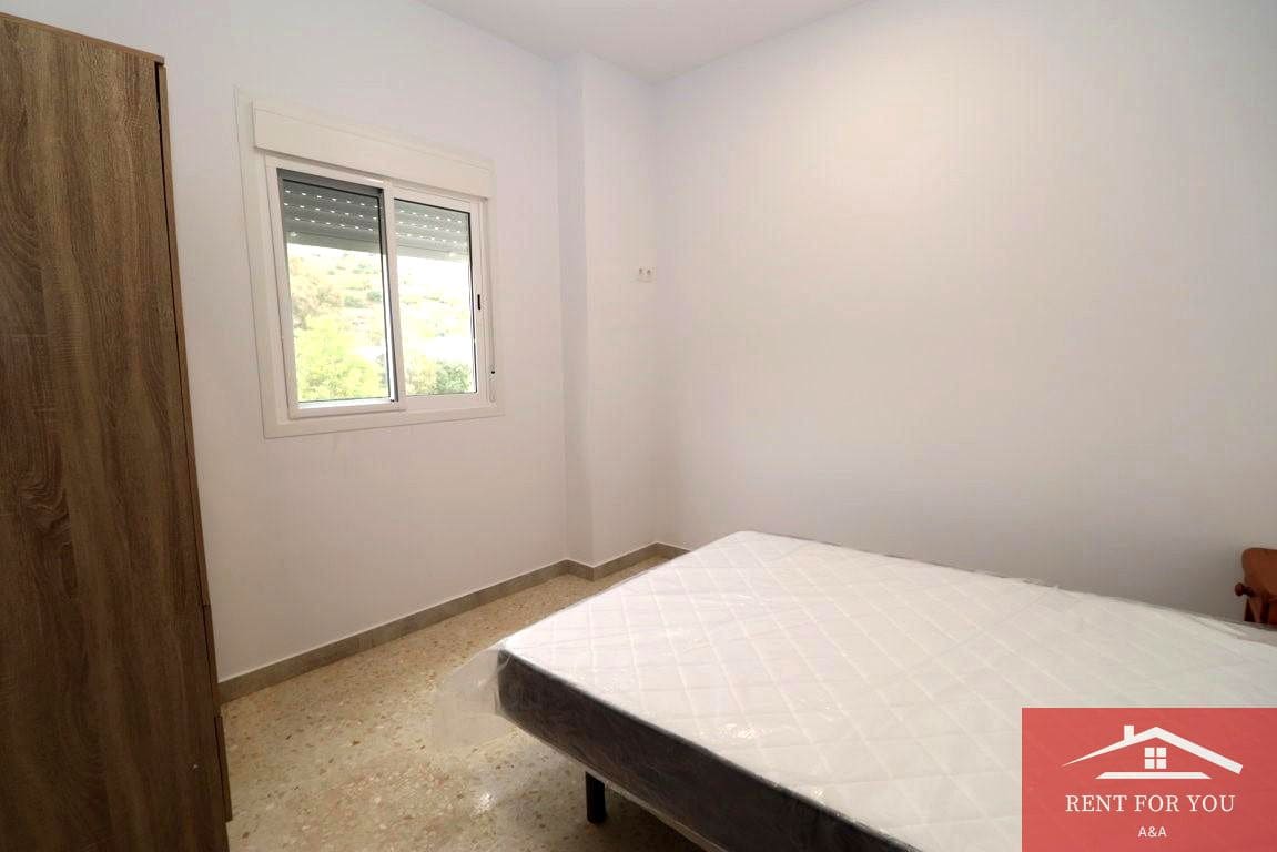 4 sypialnia Mieszkanie do wynajęcia w Guaro z garażem - 1 300 € (Ref: 9762389)