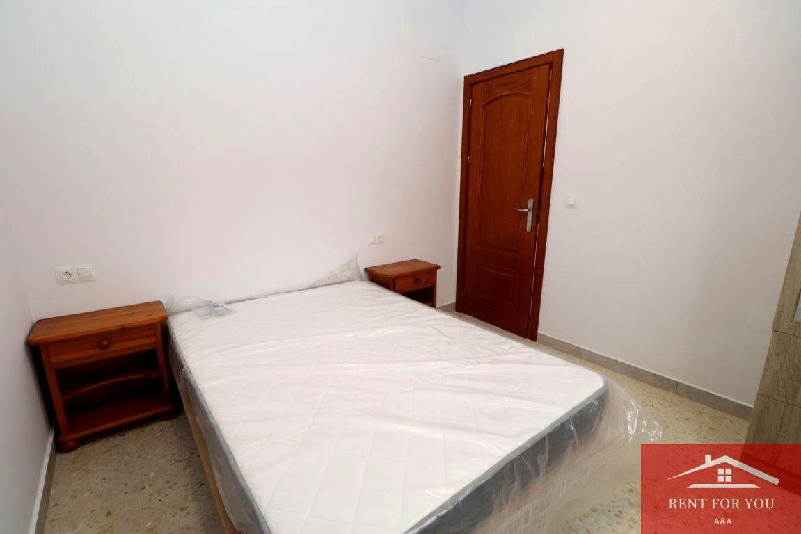 4 sypialnia Mieszkanie do wynajęcia w Guaro z garażem - 1 300 € (Ref: 9762389)