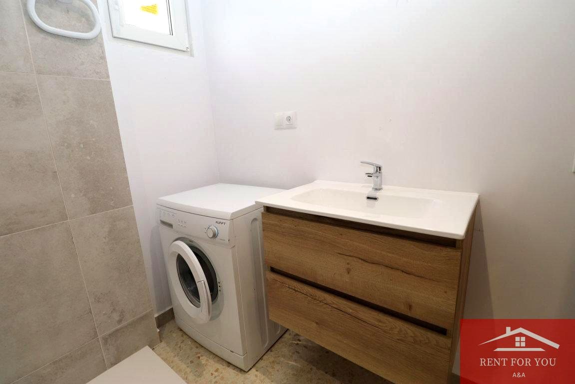 4 sypialnia Mieszkanie do wynajęcia w Guaro z garażem - 1 300 € (Ref: 9762389)