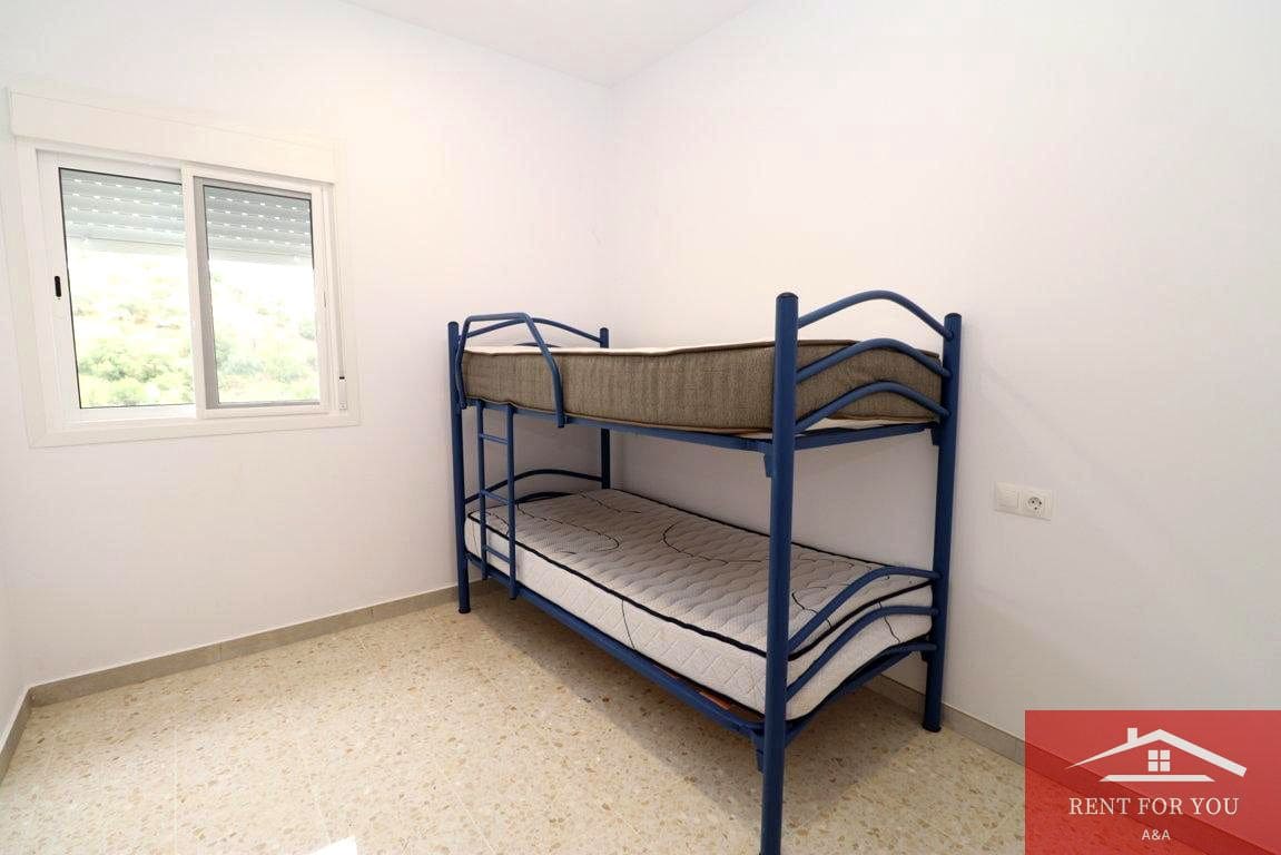 4 sypialnia Mieszkanie do wynajęcia w Guaro z garażem - 1 300 € (Ref: 9762389)