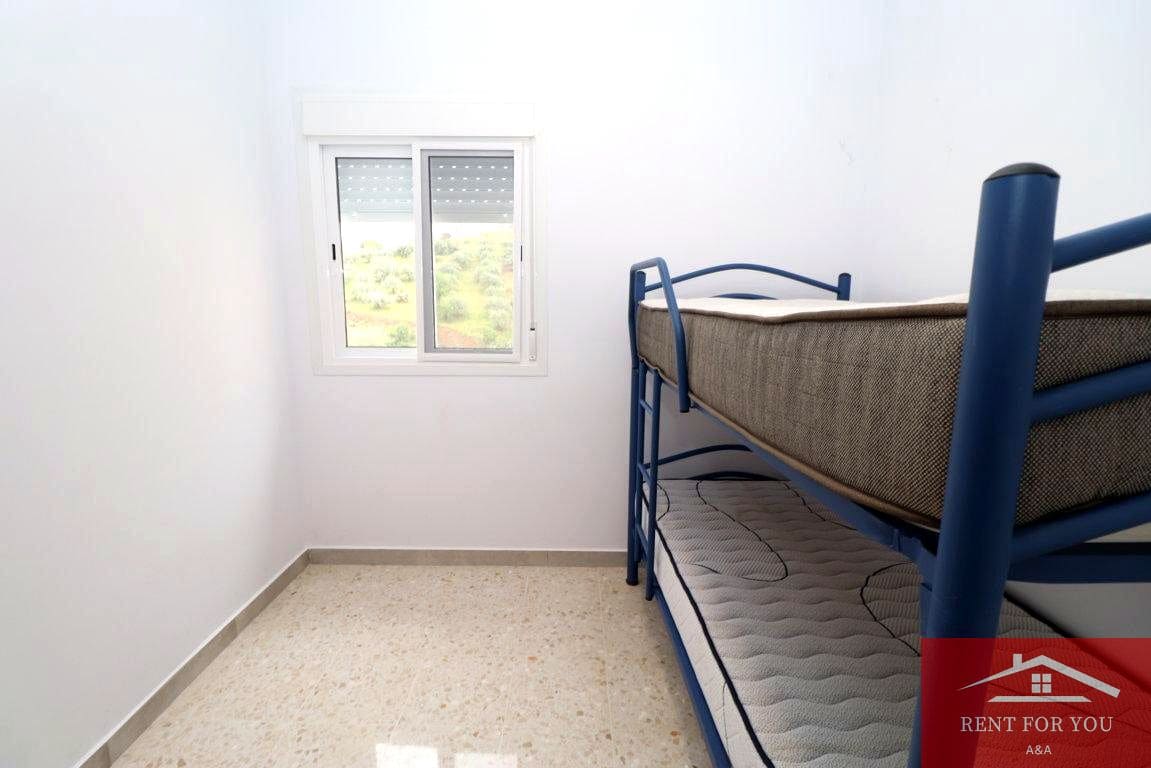 4 sypialnia Mieszkanie do wynajęcia w Guaro z garażem - 1 300 € (Ref: 9762389)