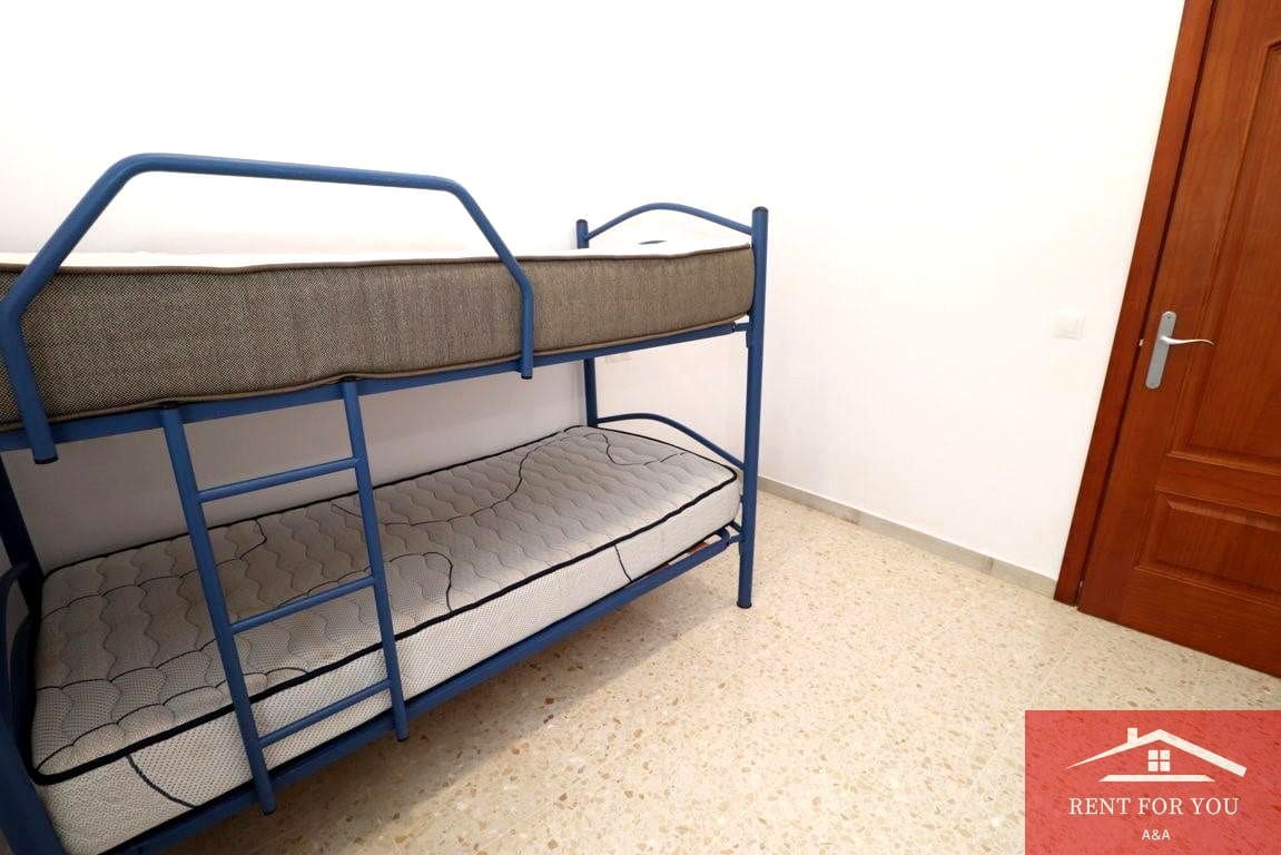 4 sypialnia Mieszkanie do wynajęcia w Guaro z garażem - 1 300 € (Ref: 9762389)