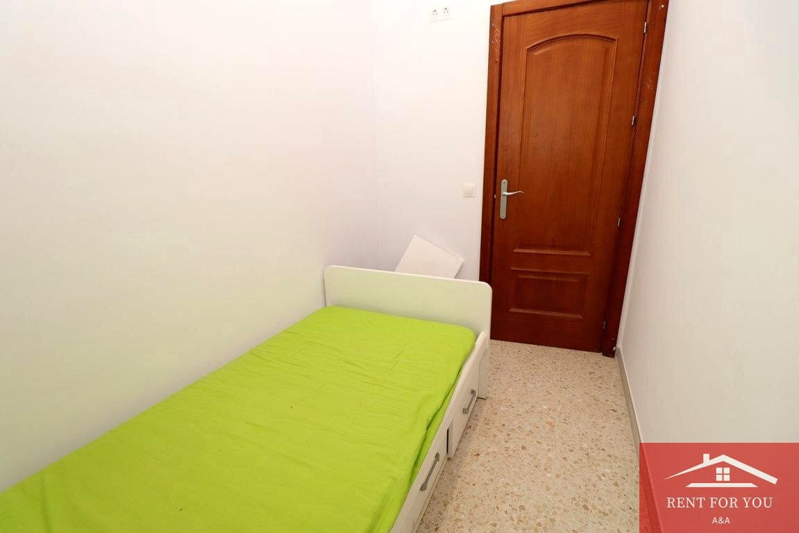 4 sypialnia Mieszkanie do wynajęcia w Guaro z garażem - 1 300 € (Ref: 9762389)