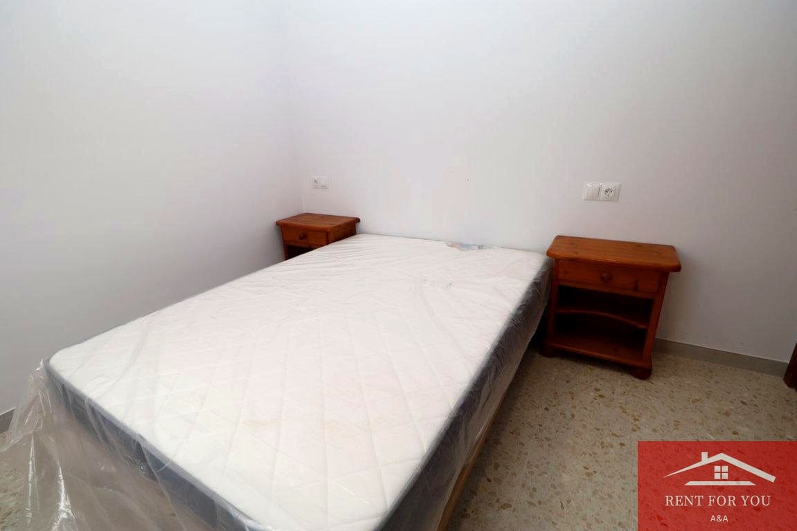 4 sypialnia Mieszkanie do wynajęcia w Guaro z garażem - 1 300 € (Ref: 9762389)