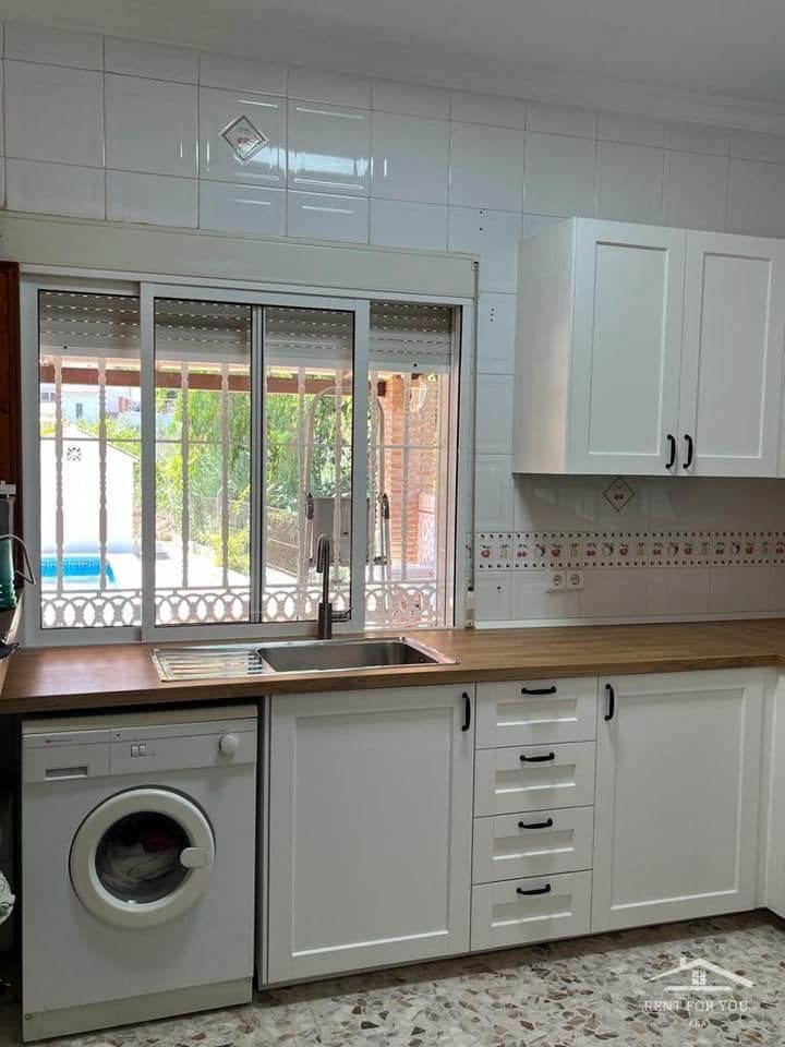 3 slaapkamer Villa te huur in Alhaurin el Grande met zwembad garage - € 1.750 (Ref: 9775943)