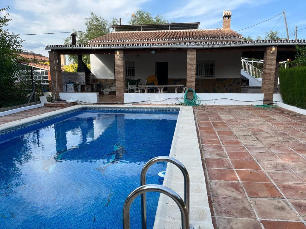 3 slaapkamer Villa te huur in Alhaurin el Grande met zwembad garage - € 1.750 (Ref: 9775943)