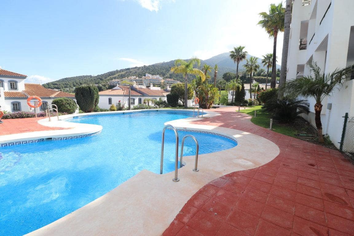Piso de 2 habitaciones en Alhaurín Golf en alquiler con piscina garaje - 1.200 € (Ref: 9787570)